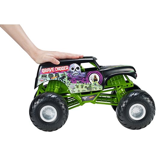 Hot Wheels Monster Jam Giant Grave Digger Truck (6589221830750)