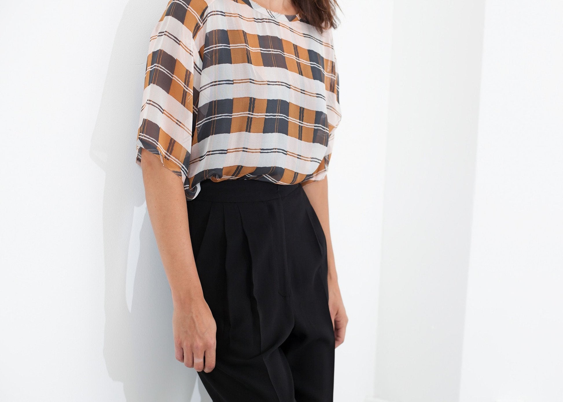 Contrast Cuff Pant in Black (6707101925470)