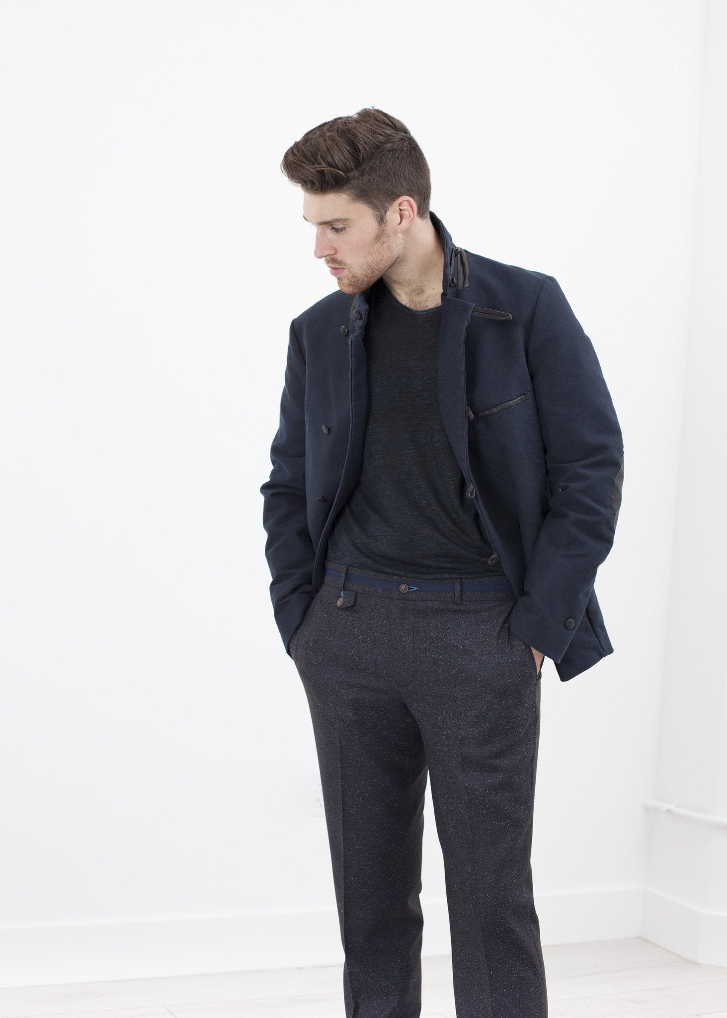 Taurin Jacket in Navy (6707098910814)