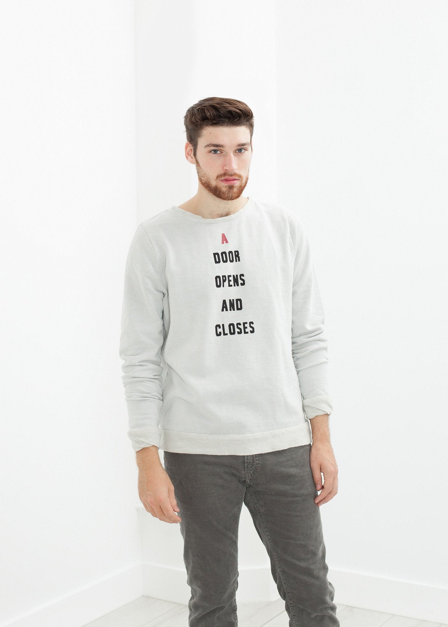 Vintage Sweatshirt in Light Grey (6707096518750)