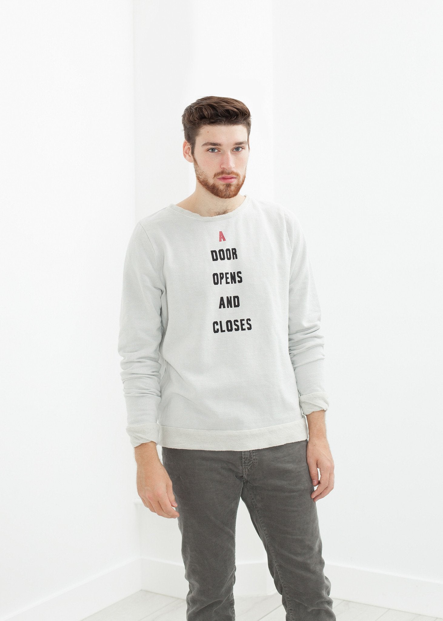 Vintage Sweatshirt in Light Grey (6707096518750)