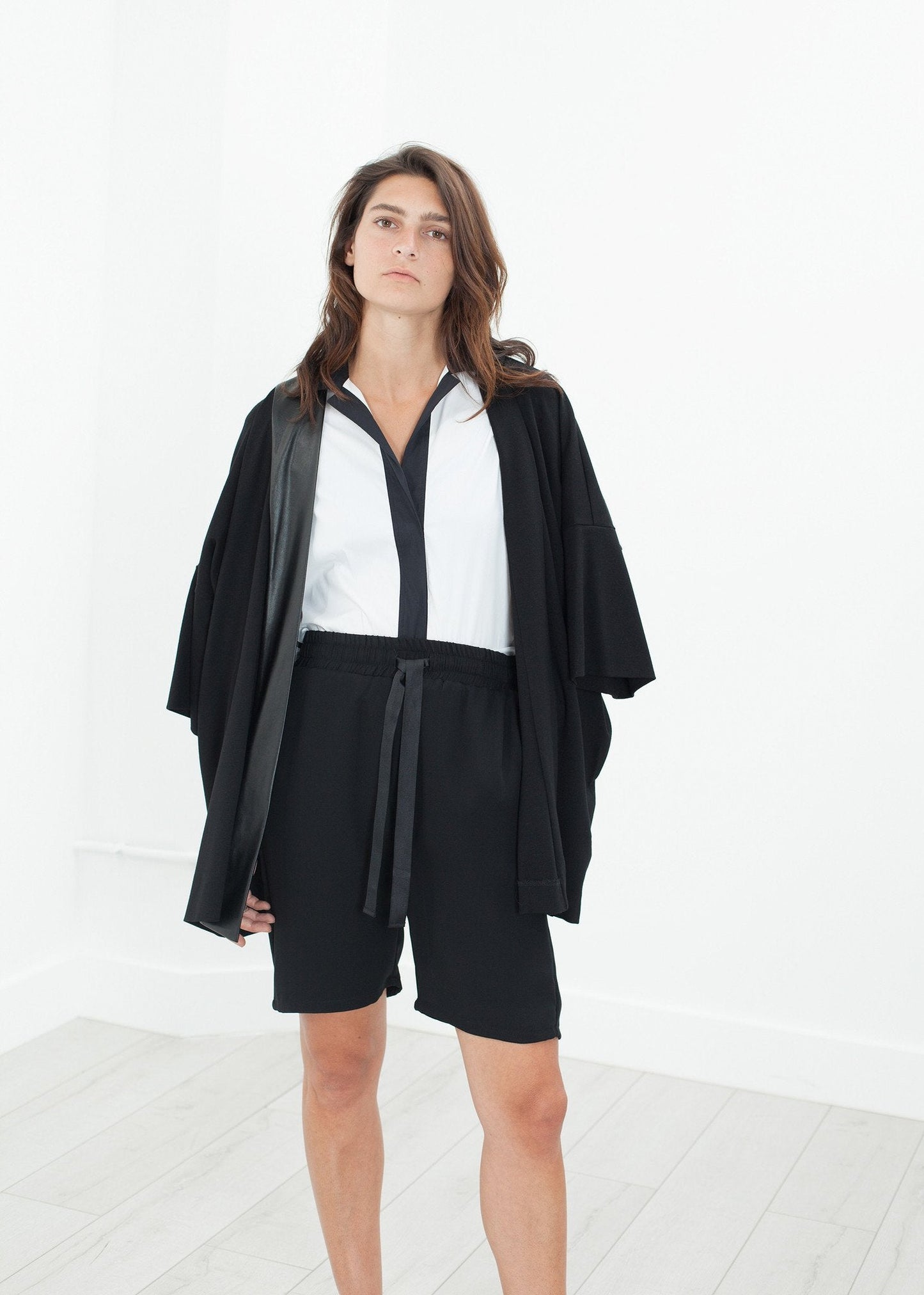 Nuit Shorts in Black (6707104350302)