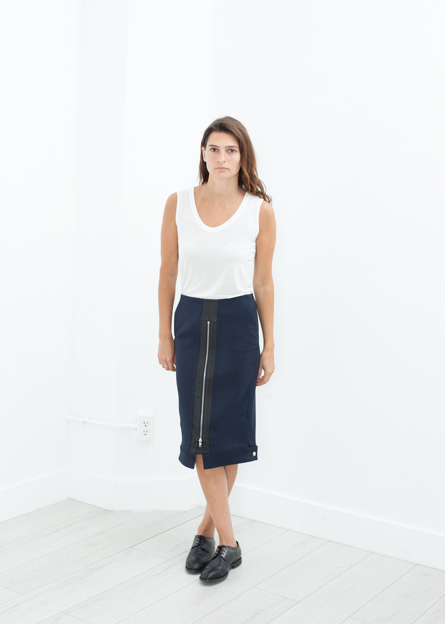 Contrast Zipper Skirt in Navy (6707096977502)
