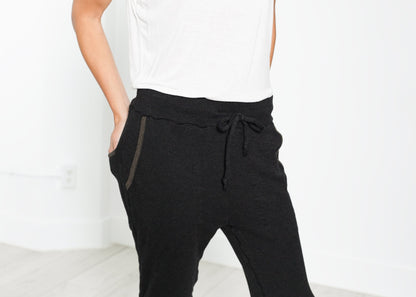 Highsoft Cropped Sweat in Black (6707099402334)