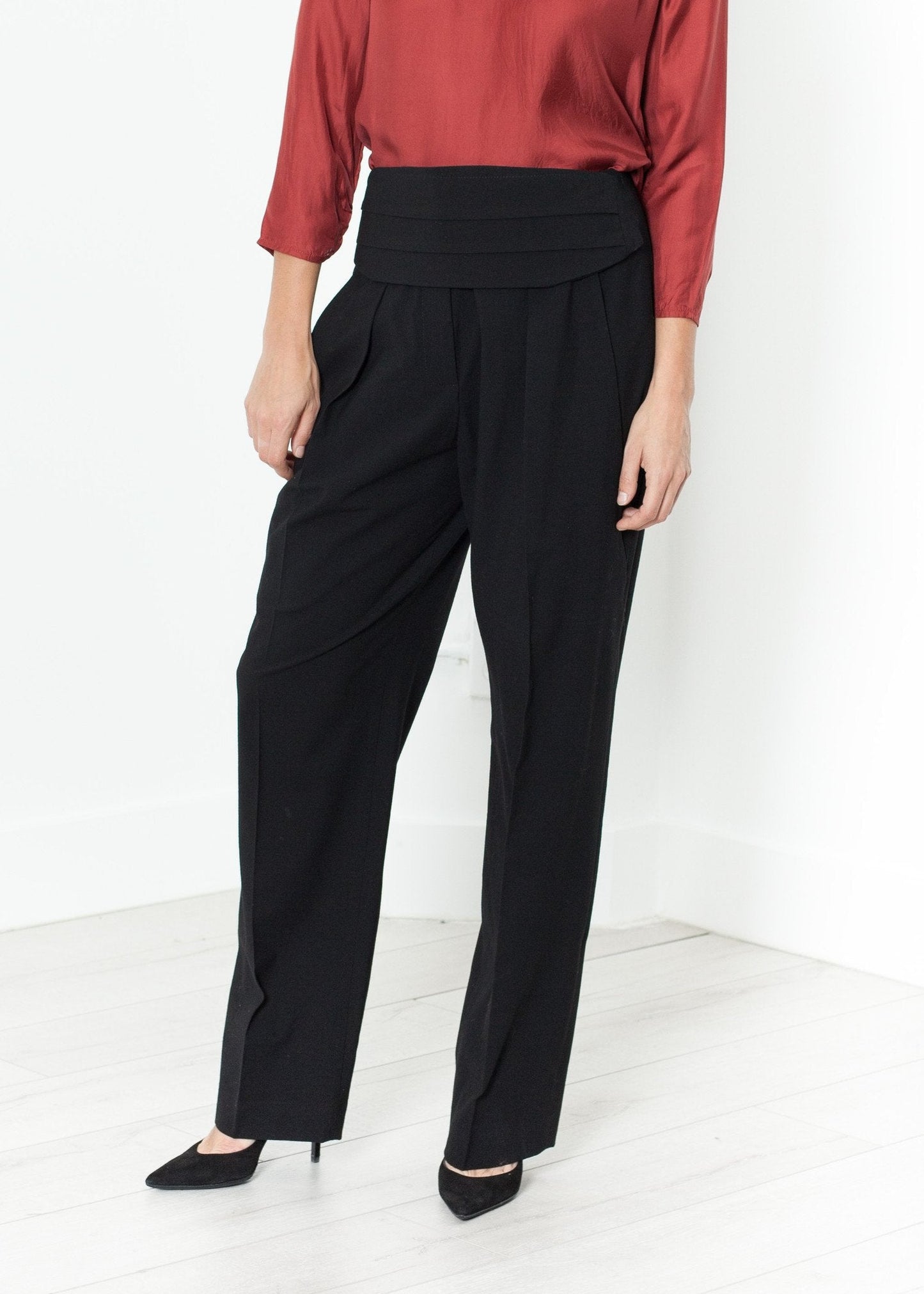 Pleated Waistband Trouser in Black (6707096715358)