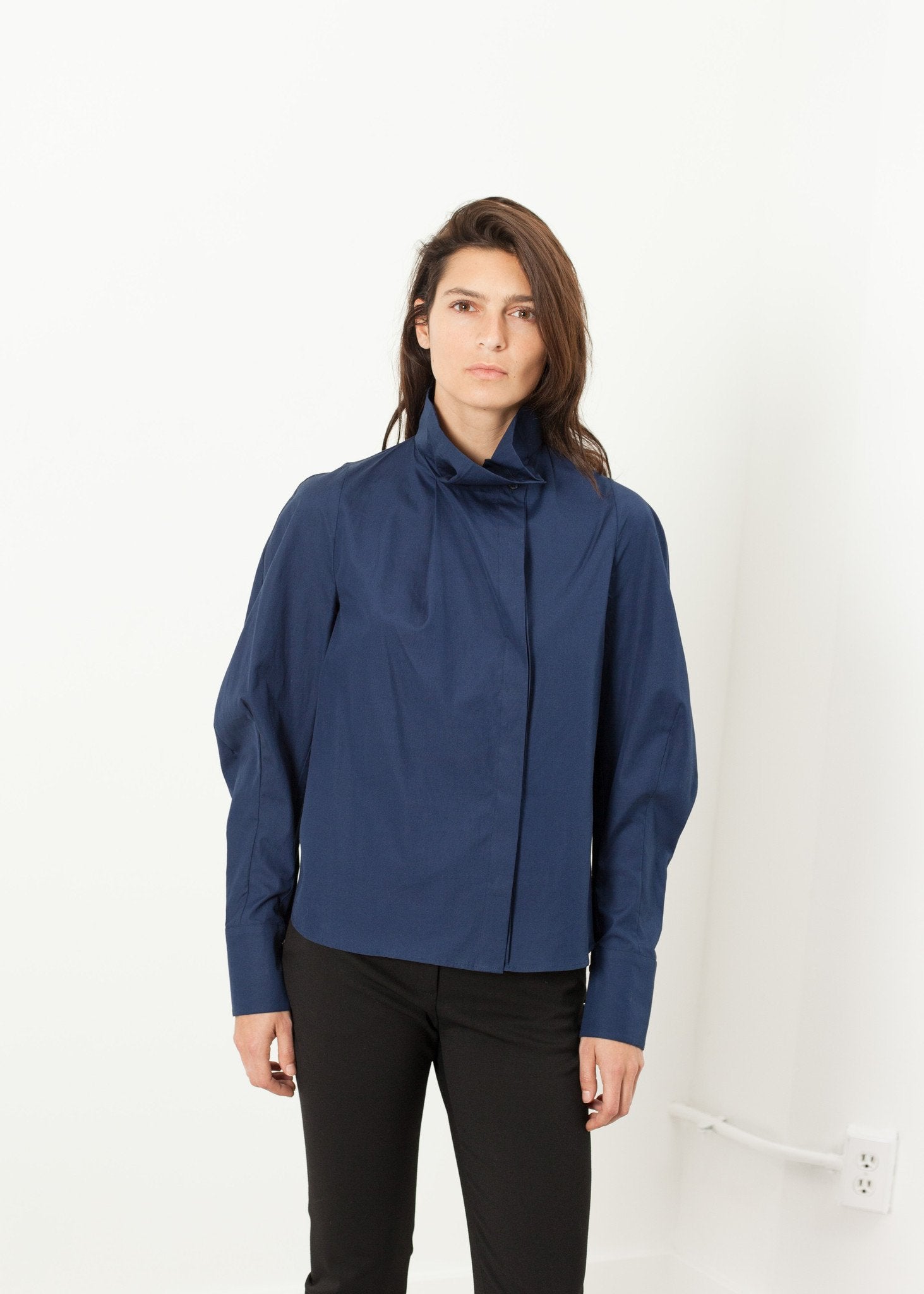 Full Collar Poplin Blouse in Navy (6707103301726)