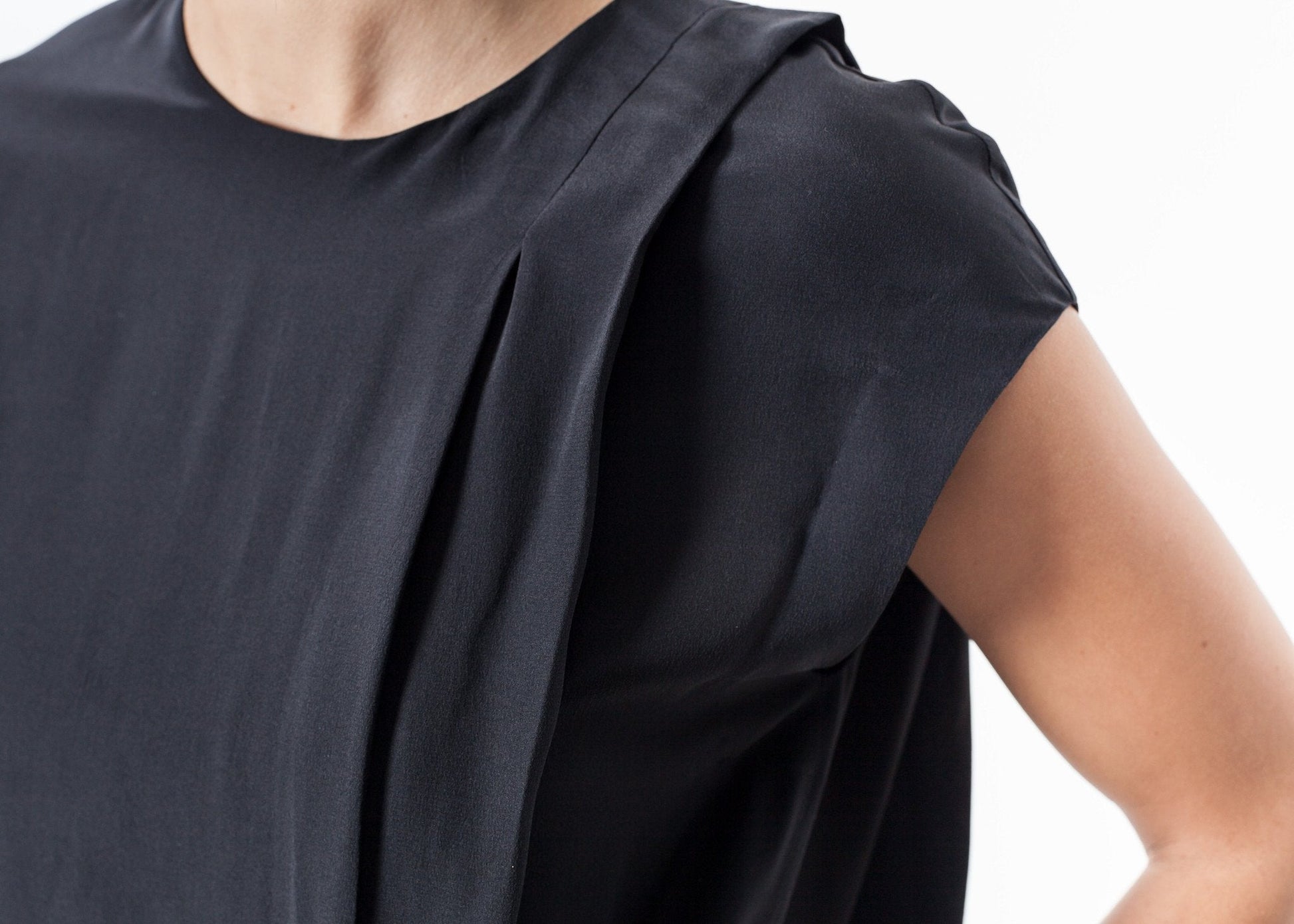 Elvira Dress in Black (6707095896158)