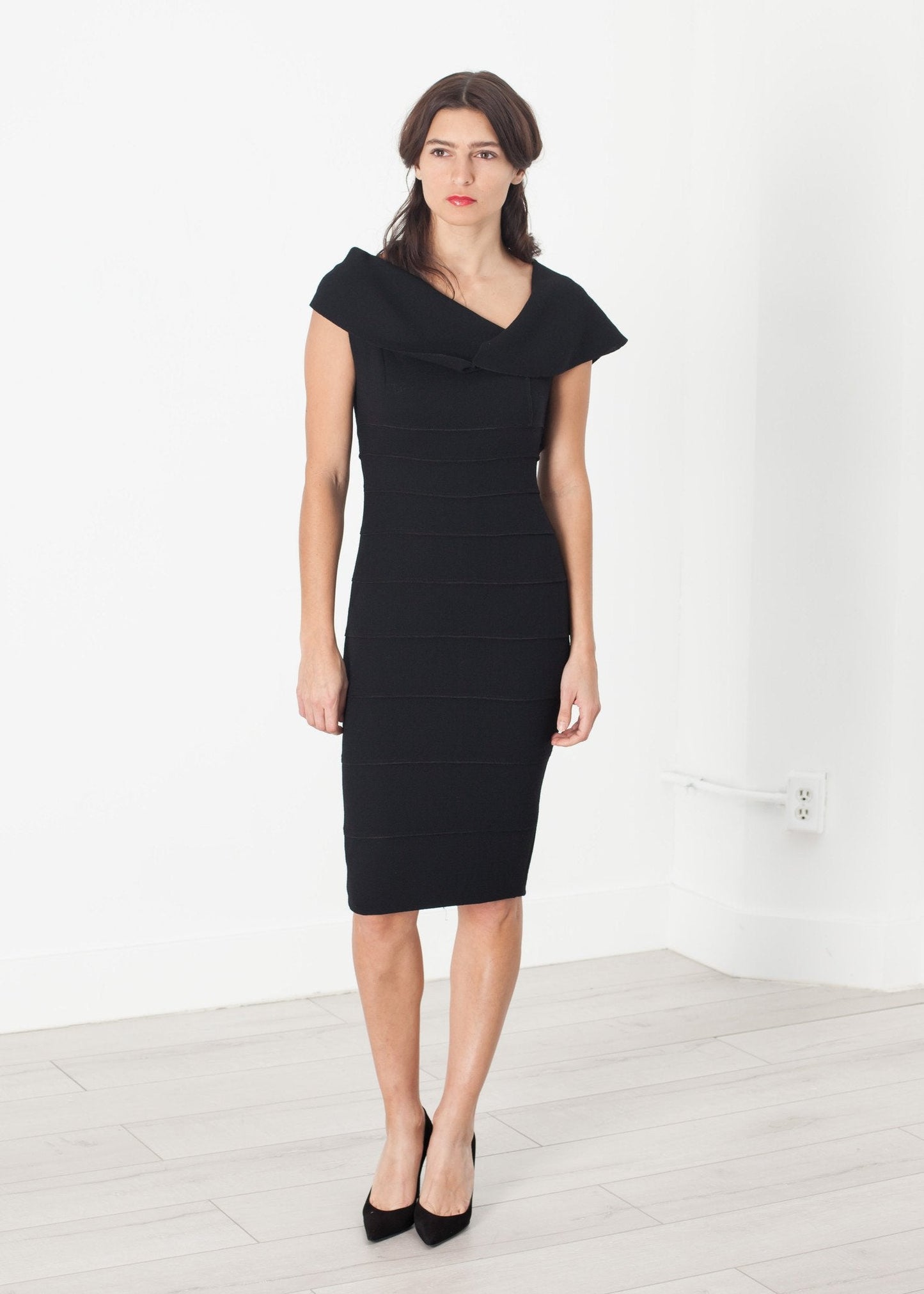 Asymmetric Dress in Black (6707106709598)