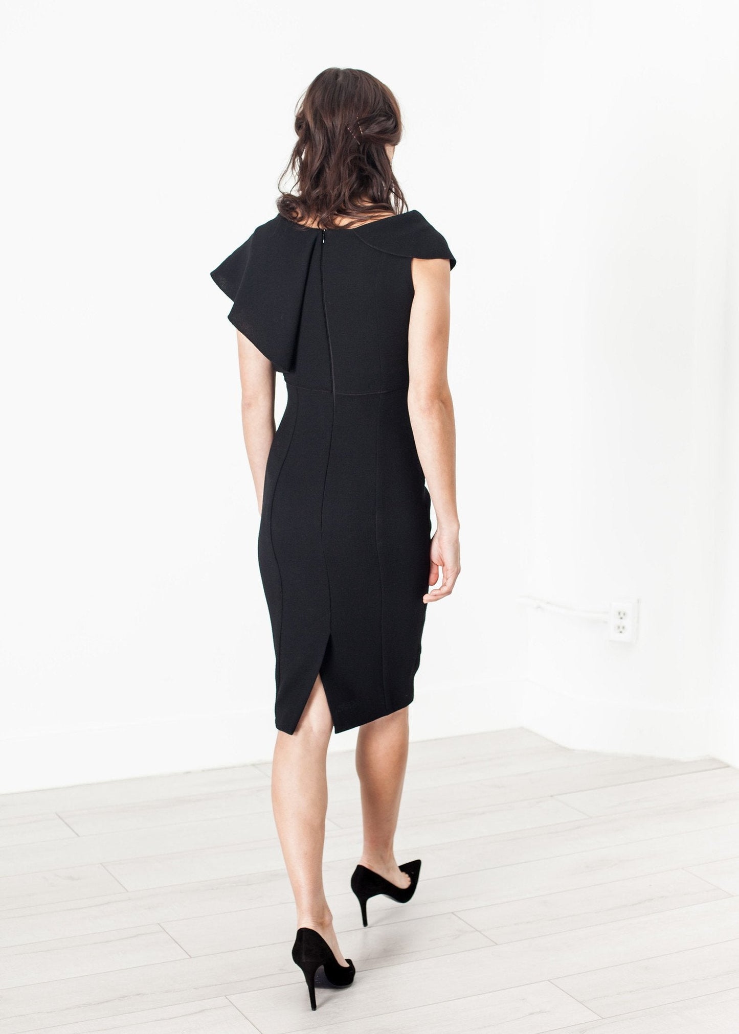 Asymmetric Dress in Black (6707106709598)