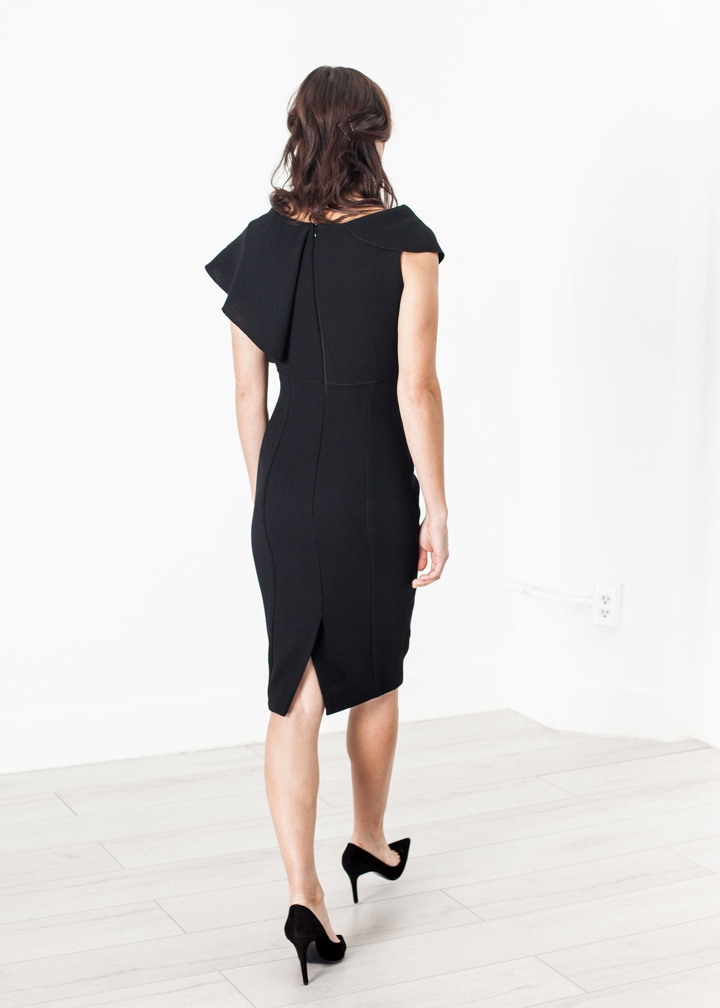 Asymmetric Dress in Black (6707106709598)