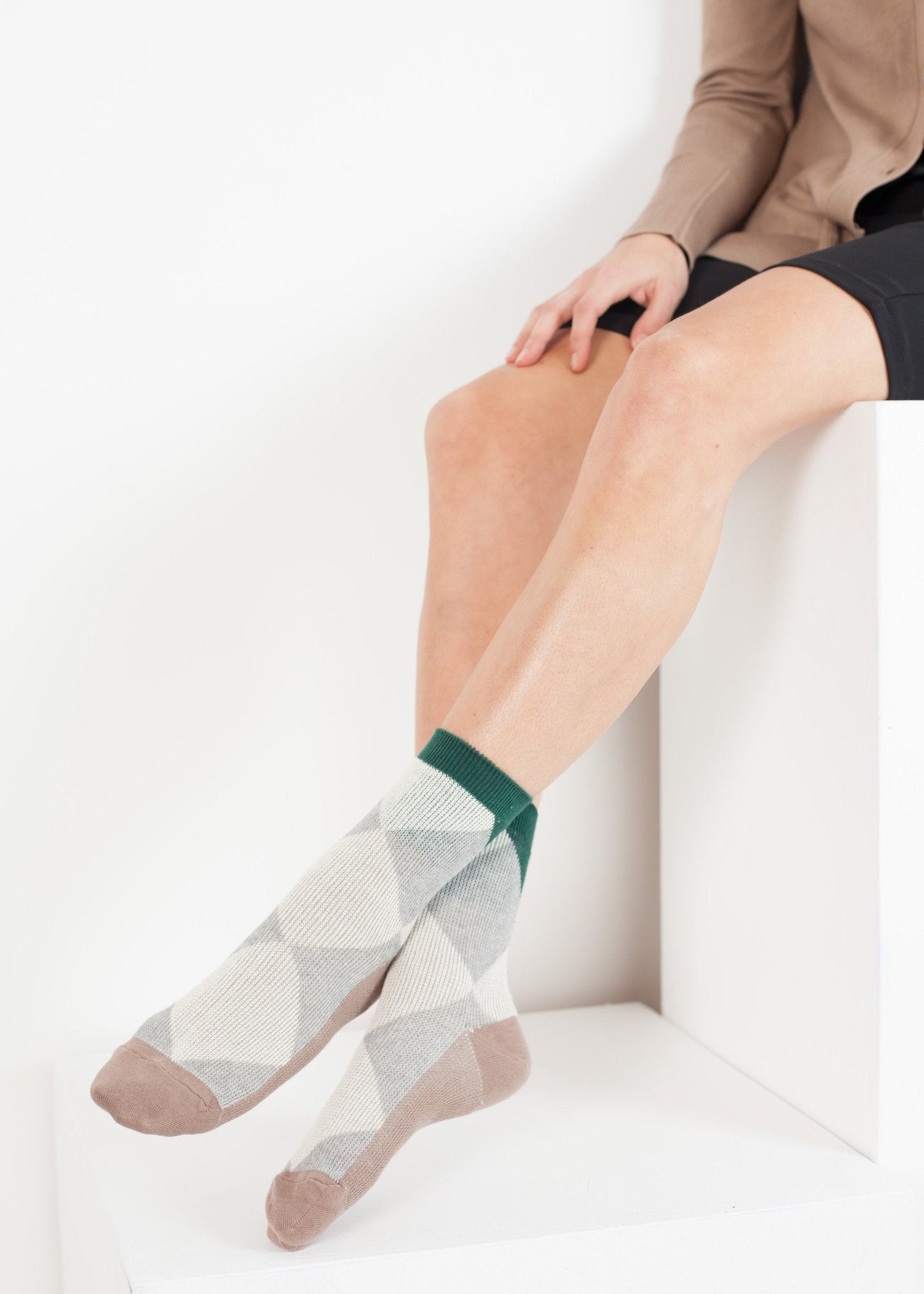 Quin Argyle Crew in Brown (6707096387678)