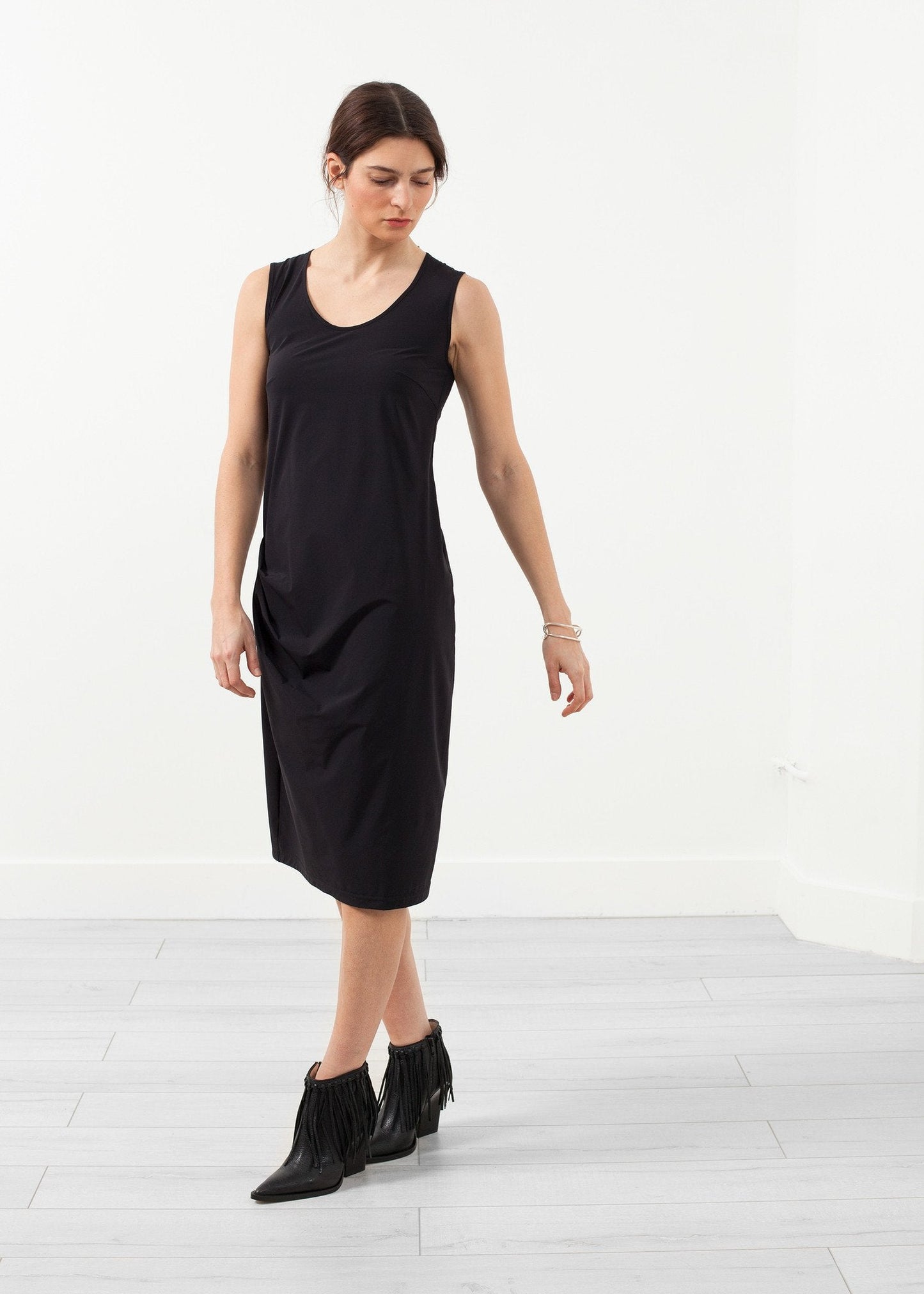 Sleeveless Fitted Dress (6707066437726)