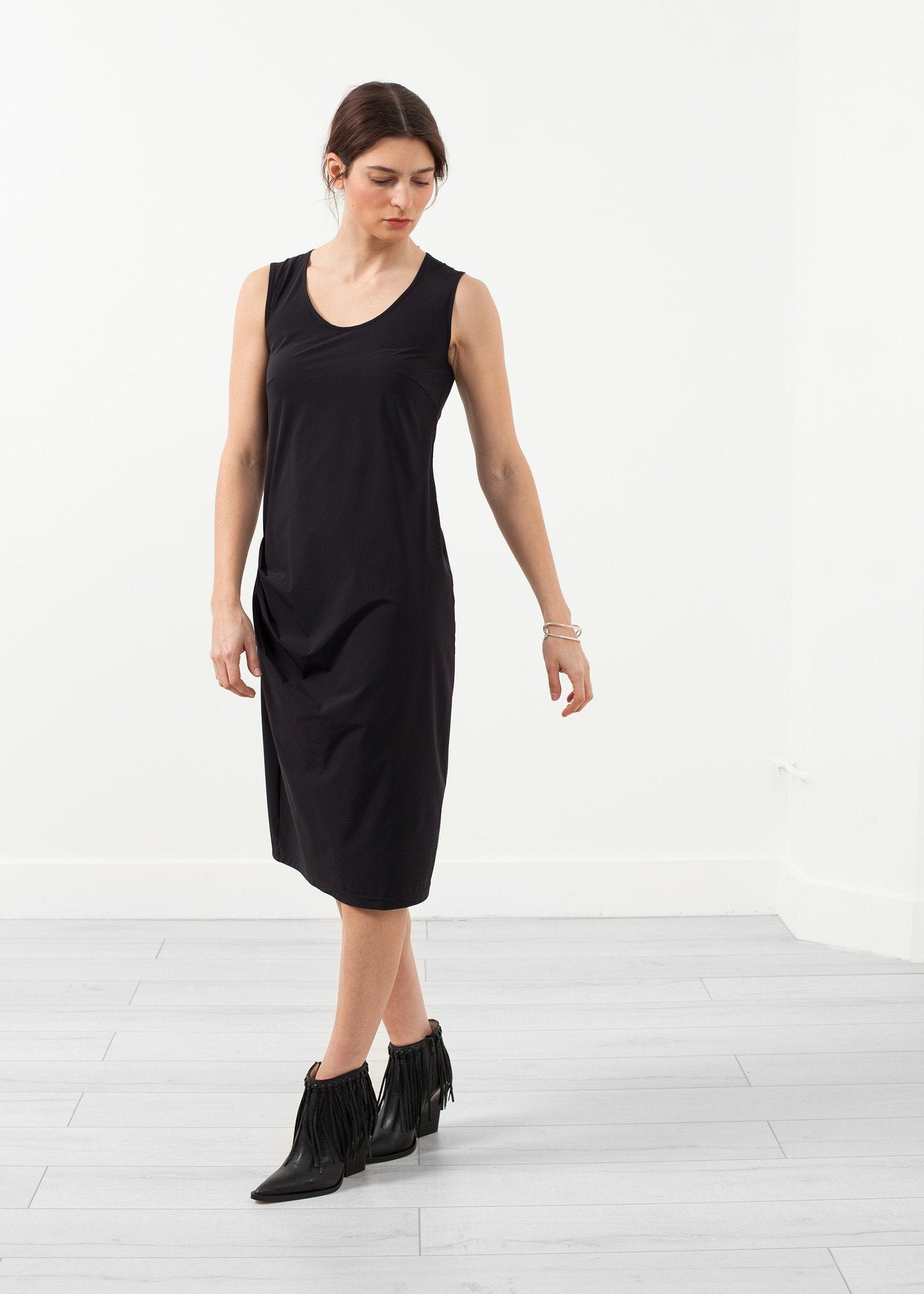 Sleeveless Fitted Dress (6707066437726)