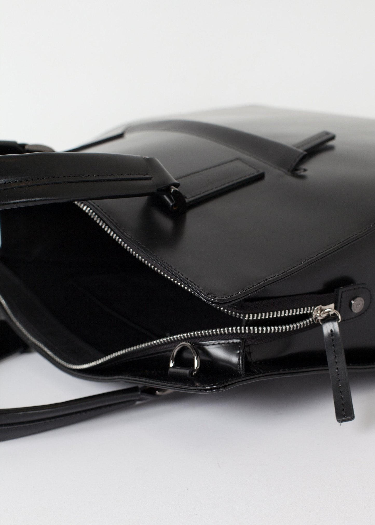 Vertical Tote (6707061424222)