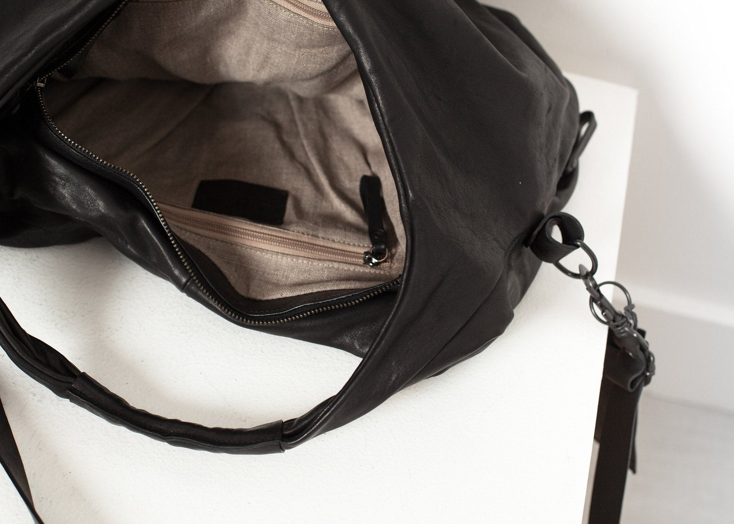 Circle Bag in Black (6707093930078)